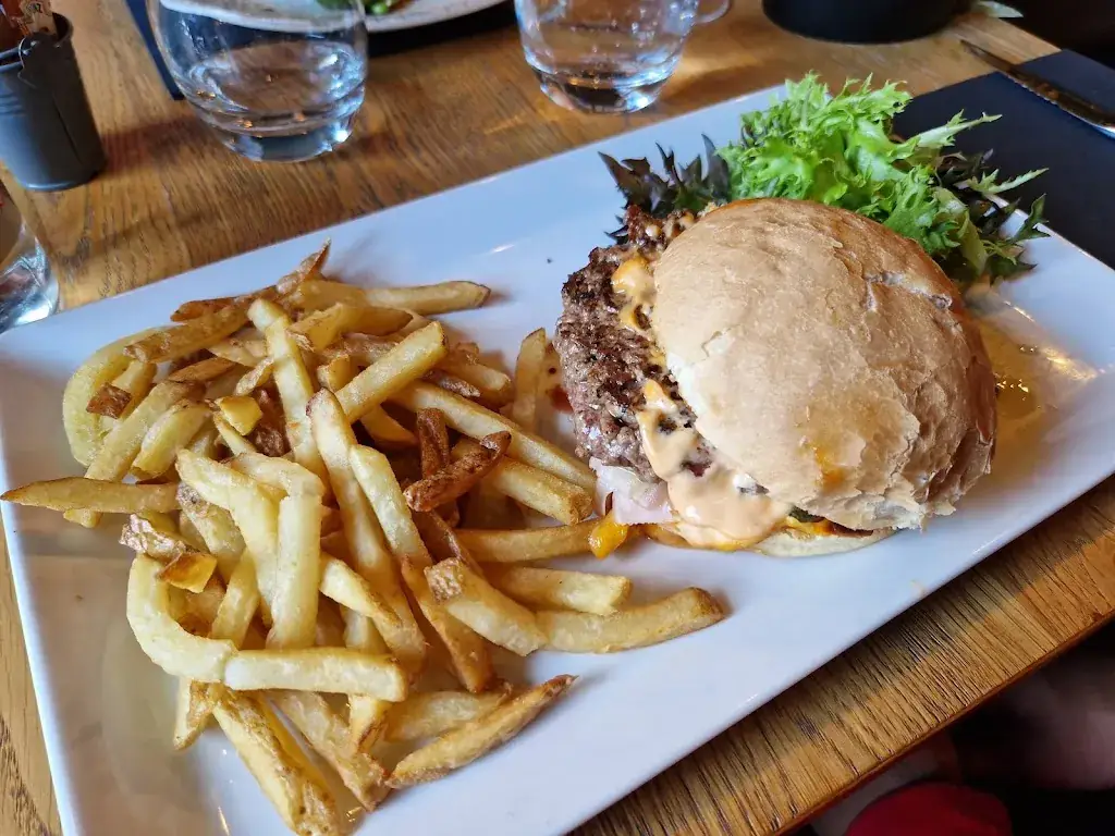 Dalibor Šrámek_Le 18ème Amendement_Carnac_review