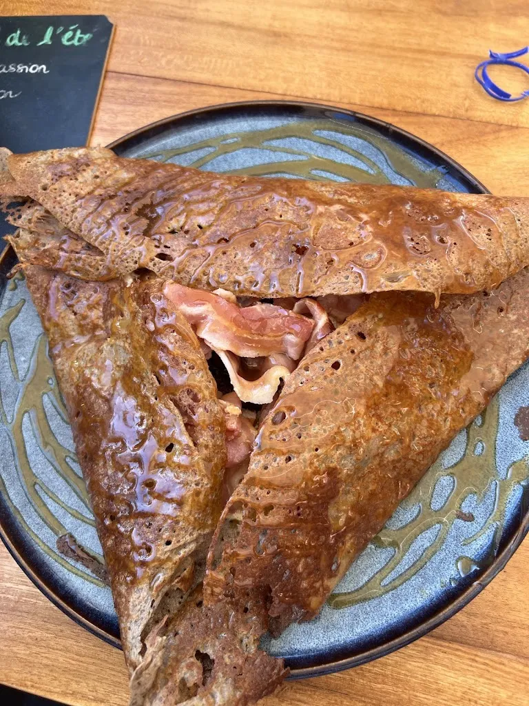 Polina Gissin_Bolee bleue_Carnac_review