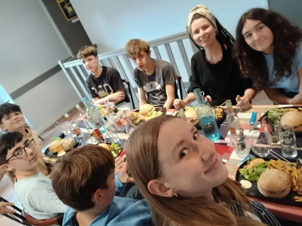 Amelie Fisseux_Le Chasne Restau/Bar/Cave/CBDshop_Chasné-sur-Illet_review