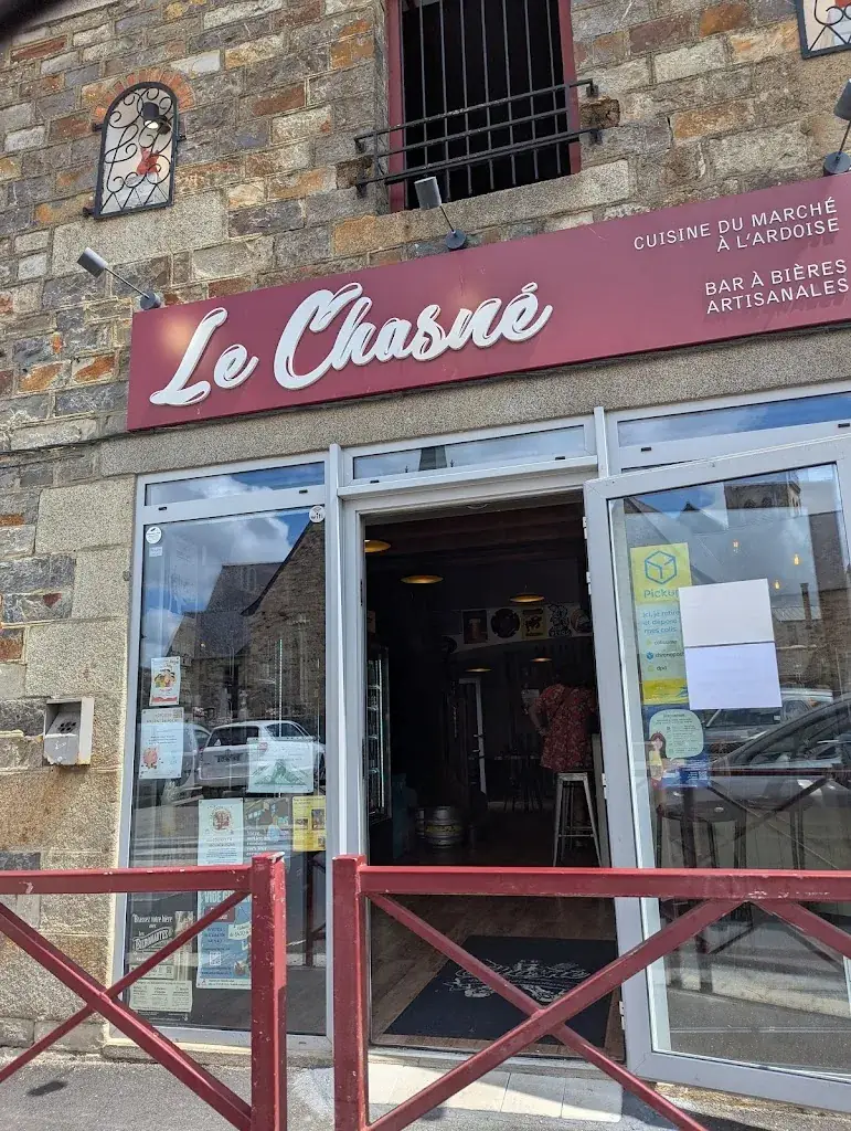 Le Chasne Restau/Bar/Cave/CBDshop restaurant in Chasné-sur-Illet
