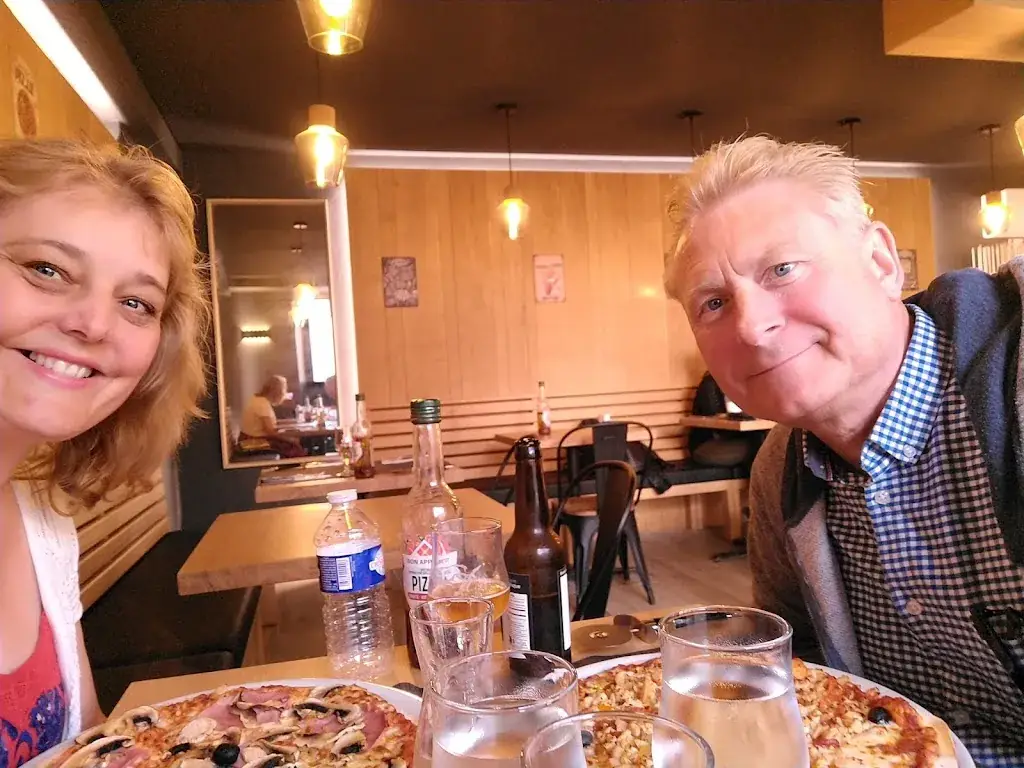 Amanda Morgan_Carantec Pizza_Carantec_review