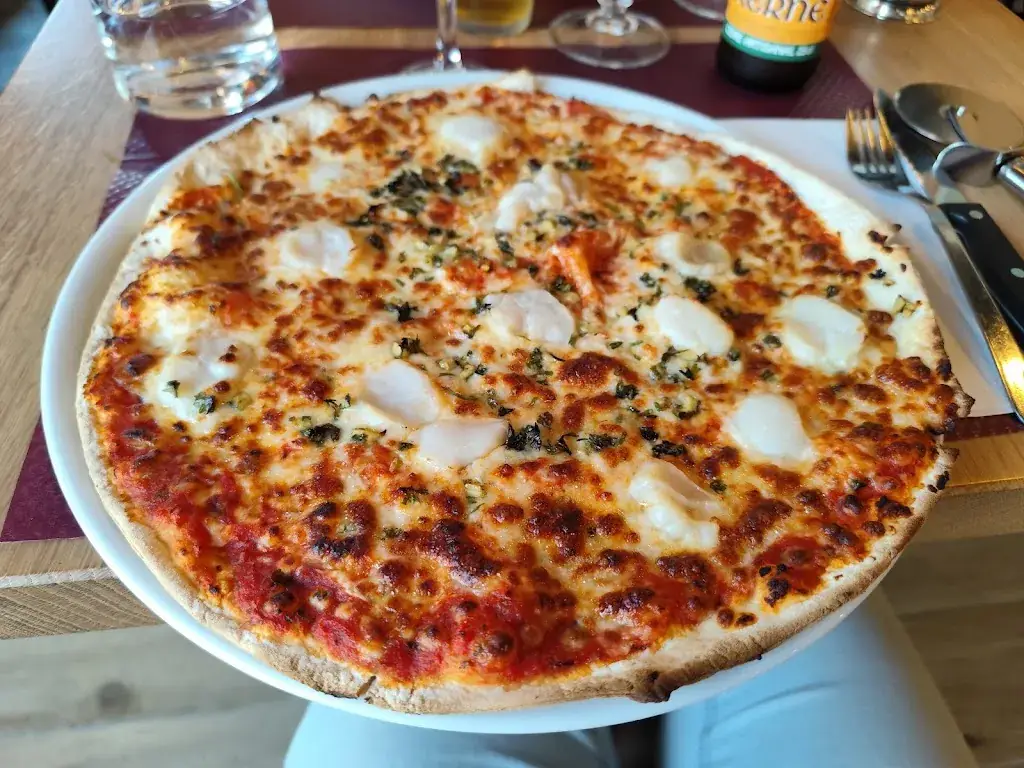 Carantec Pizza_Carantec_slider_image_3