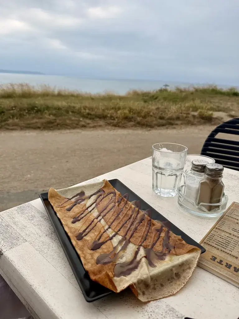 Gniewko Flis_Chez Germaine_Camaret-sur-Mer_review