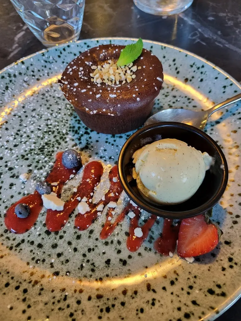 Laetitia Gayet_La Cantine_Caudan_review