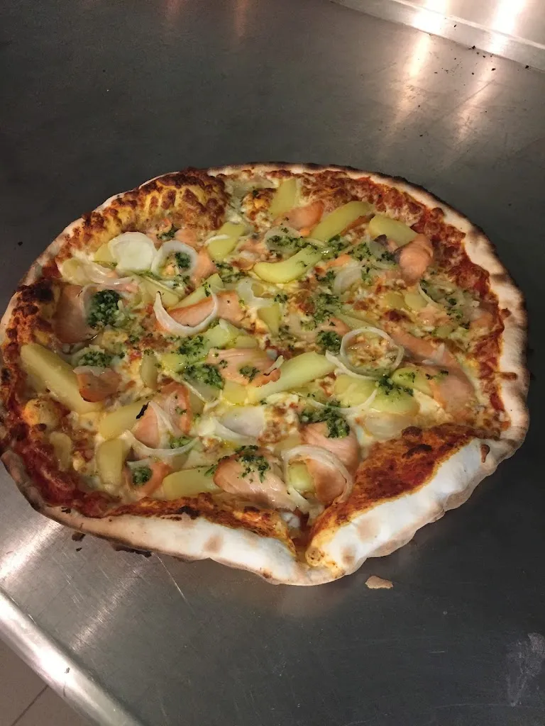 Mama pizza Papa Tacos_Caudan_slider_image_2