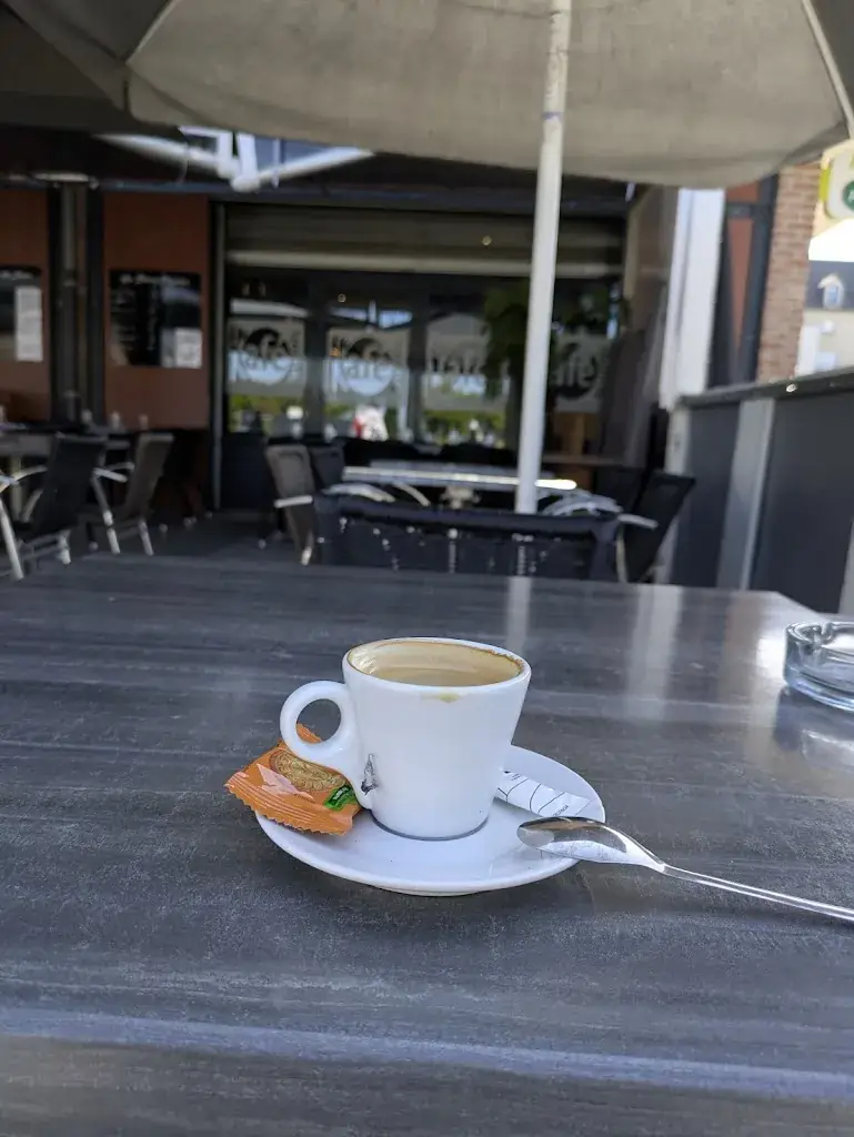 Aghiles R_Café Bruzois_Bruz_review