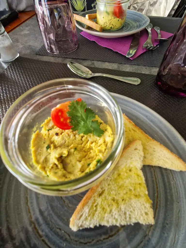 Chrystèle .ROCHEFORT_Ti Miam_Bruz_review