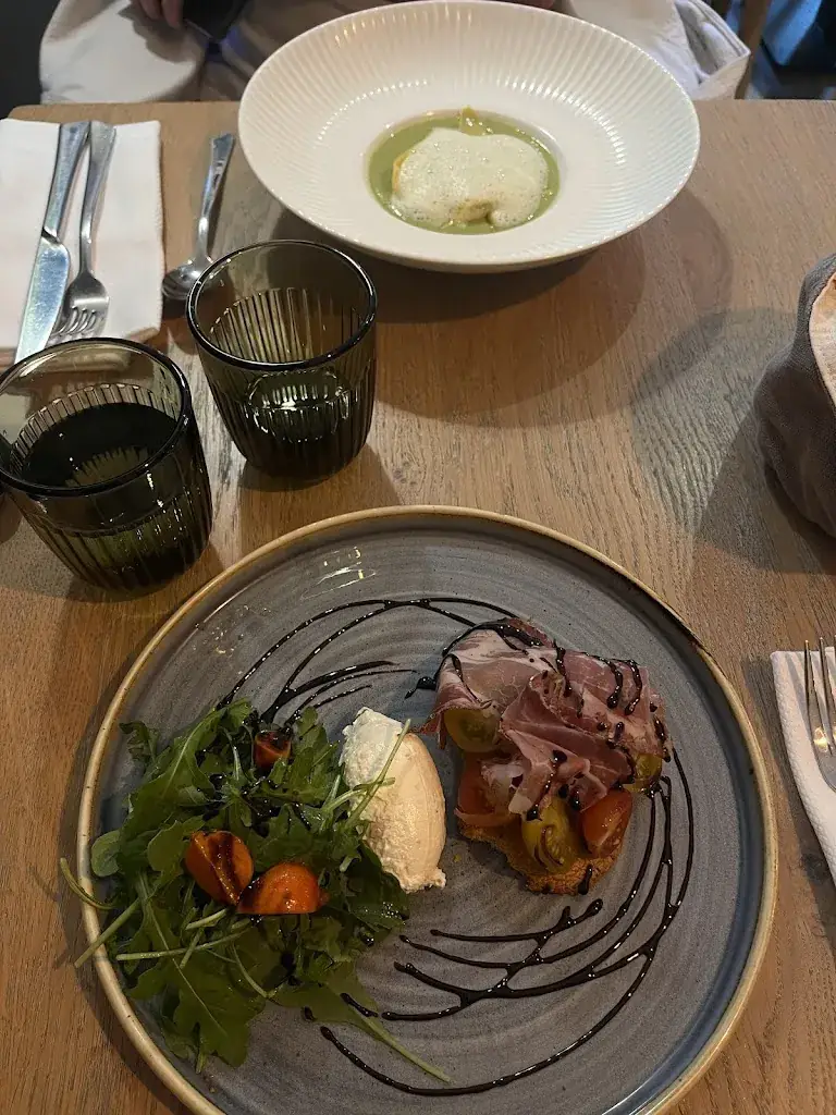 ilana rahuel_La table d'Elya_Bruz_review