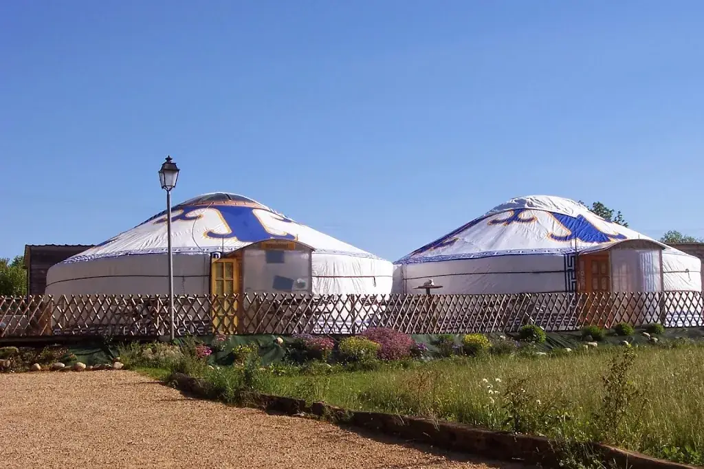 Les mille et une Yourtes restaurante en Biol