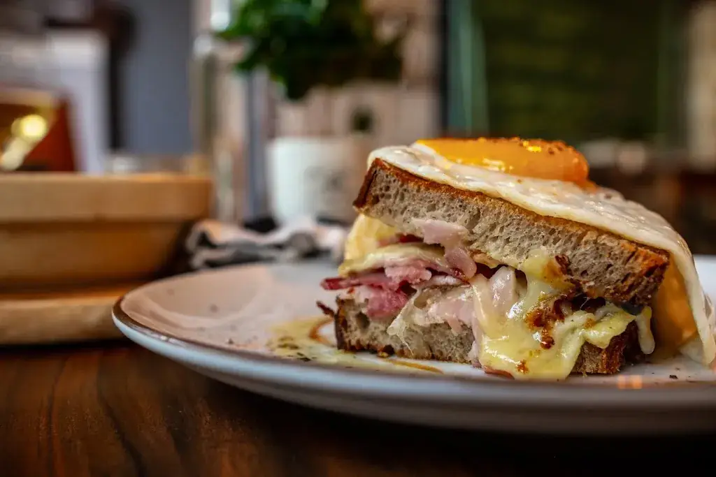 La Cave du Bistronome_Châteaulin_slider_image_2