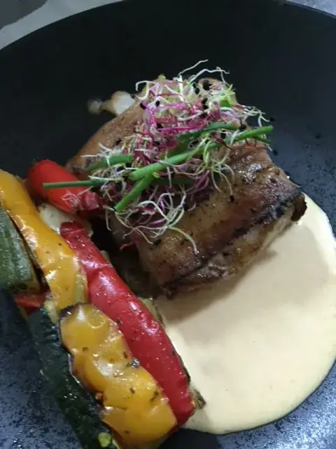 Les Coudes sur la Table_Chantepie_slider_image_2