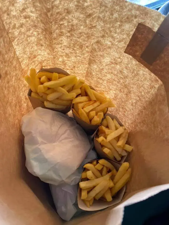 Menu_Food Truck Halal Tasty Selfie Shawarma Burger_Chantepie_image_4