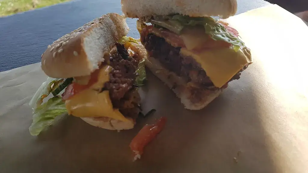 Food Truck Halal Tasty Selfie Shawarma Burger_Chantepie_slider_image_2