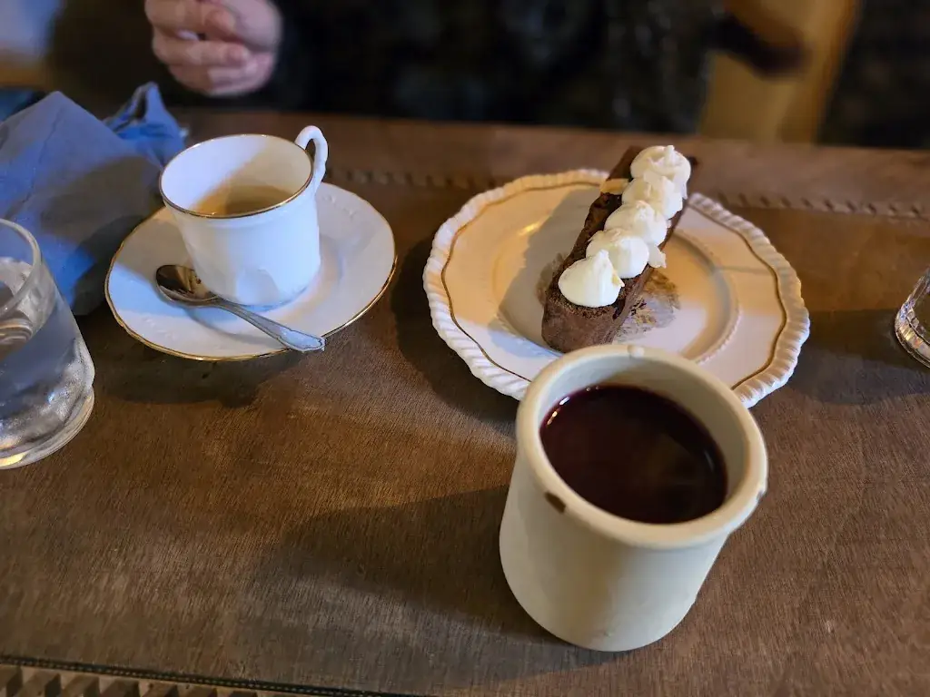 Quocthai Tran_Les Bavardes_Rennes_review