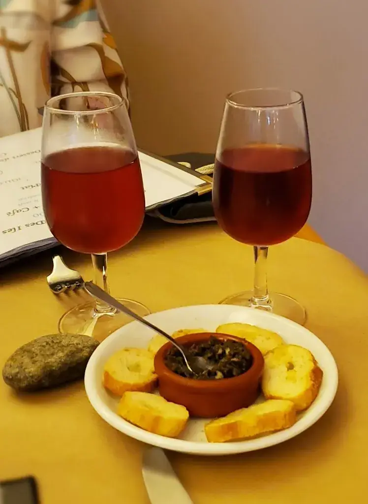 José Munoz_Le Vent des Iles_Châteauneuf-du-Faou_review