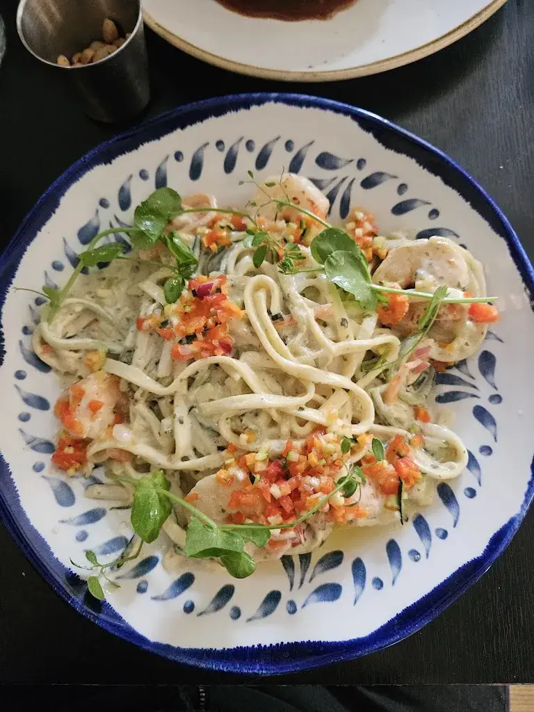 Les tontons mangeurs restaurant in Chartres-de-Bretagne