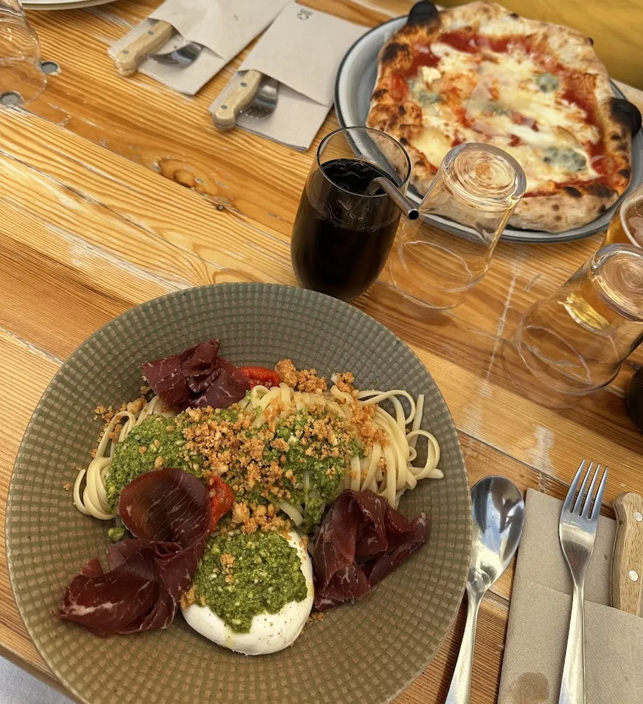 eva mevel_Casa puglia_Chartres-de-Bretagne_review