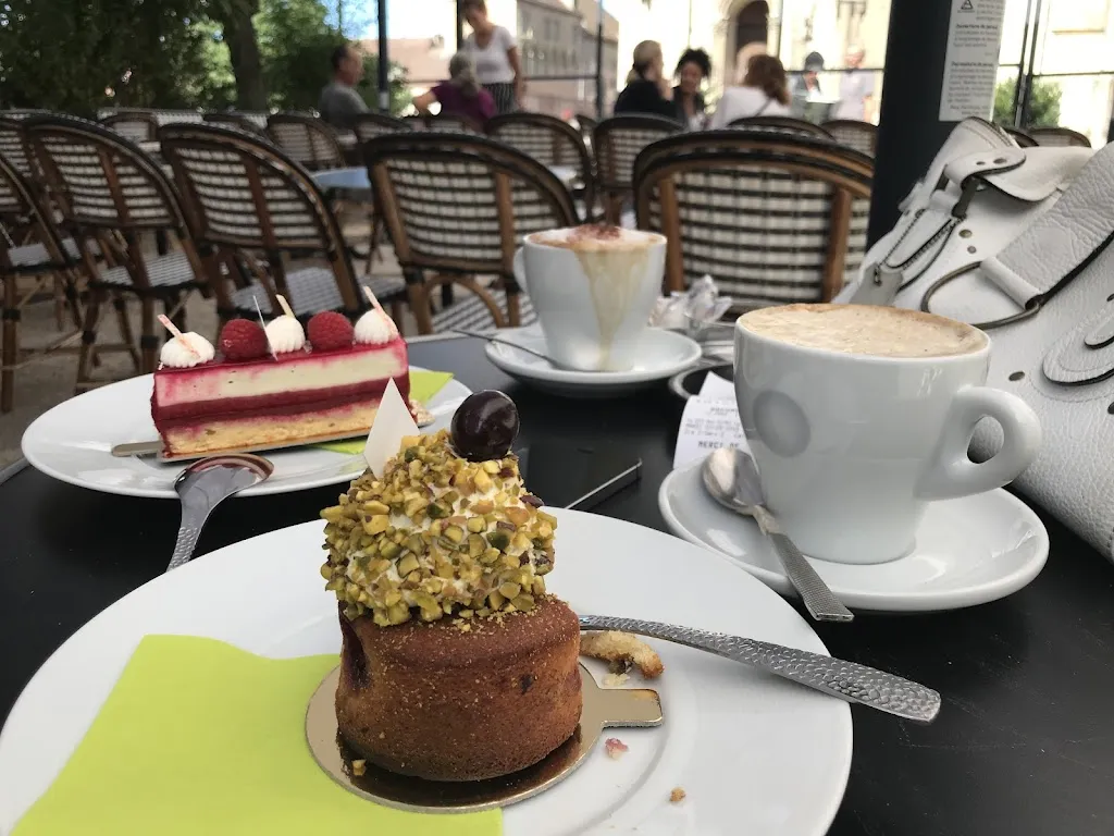 Roberto Revilla Junco_Café Bleu_Chartres_review