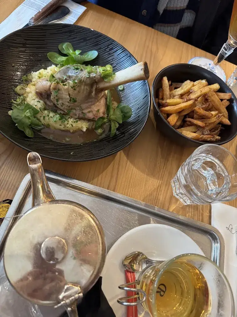 Asya B_Le Café Serpente_Chartres_review