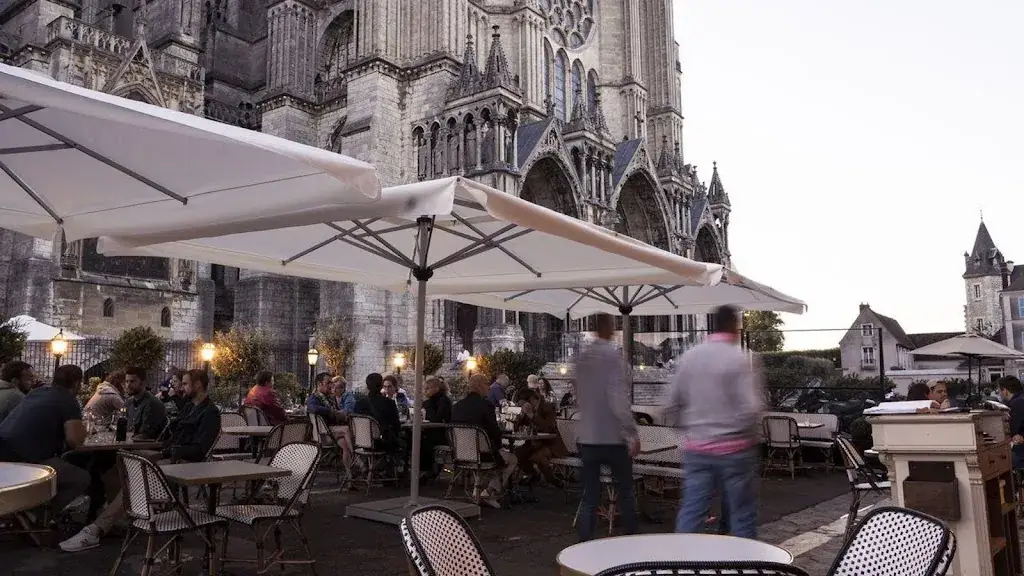 Le Café Serpente Restaurant in Chartres