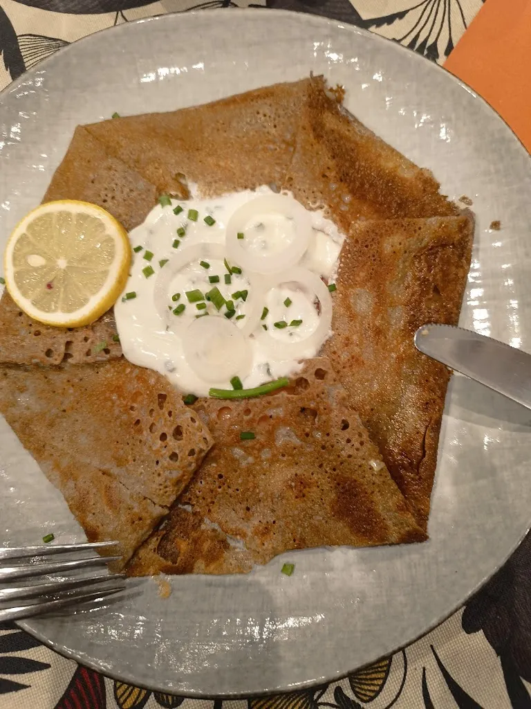 LEONTIN DANIEL GHITA_La Tuile_Chartres-de-Bretagne_review