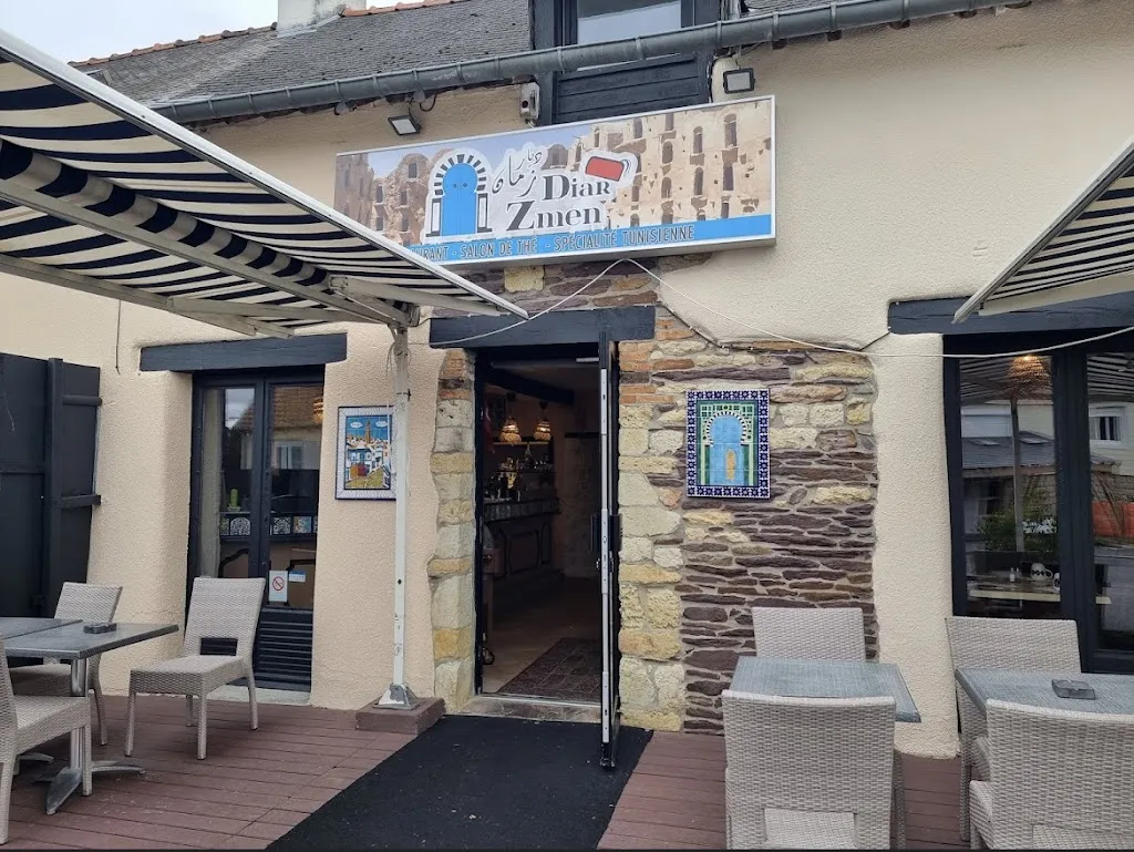 Diar Zmen_Chartres-de-Bretagne_slider_image_1