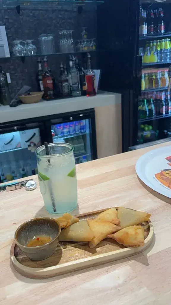 juli Ana_La PLANCHE_Chartres-de-Bretagne_review