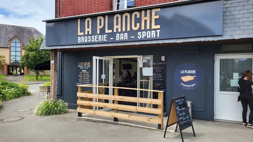 Yvon Corre_La PLANCHE_Chartres-de-Bretagne_review