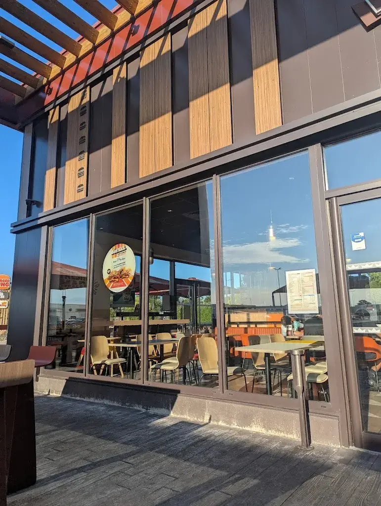Burger King_Chartres-de-Bretagne_slider_image_3