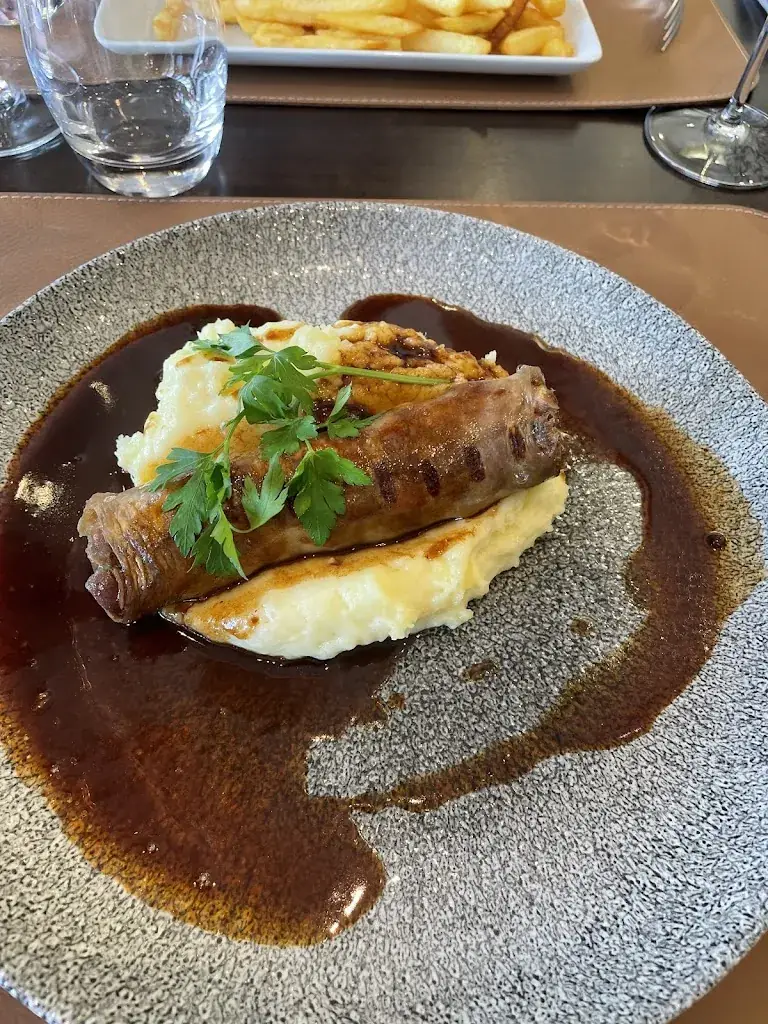 Le Castel J'Huly_Châteaubourg_slider_image_2