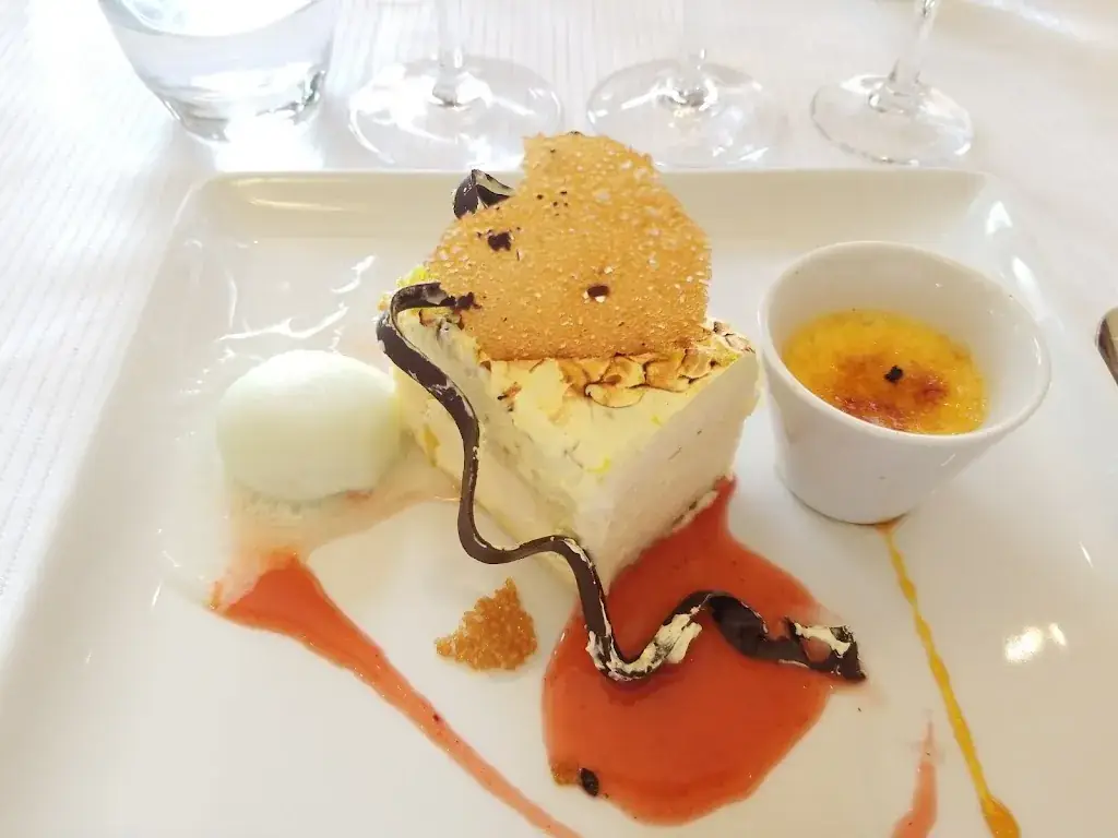 Le Castel J'Huly_Châteaubourg_slider_image_3