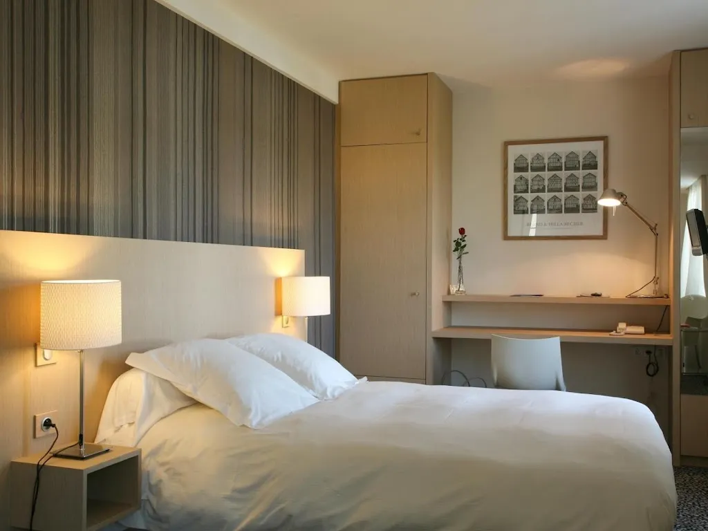 Logis Hôtel Ar Milin_Châteaubourg_slider_image_1