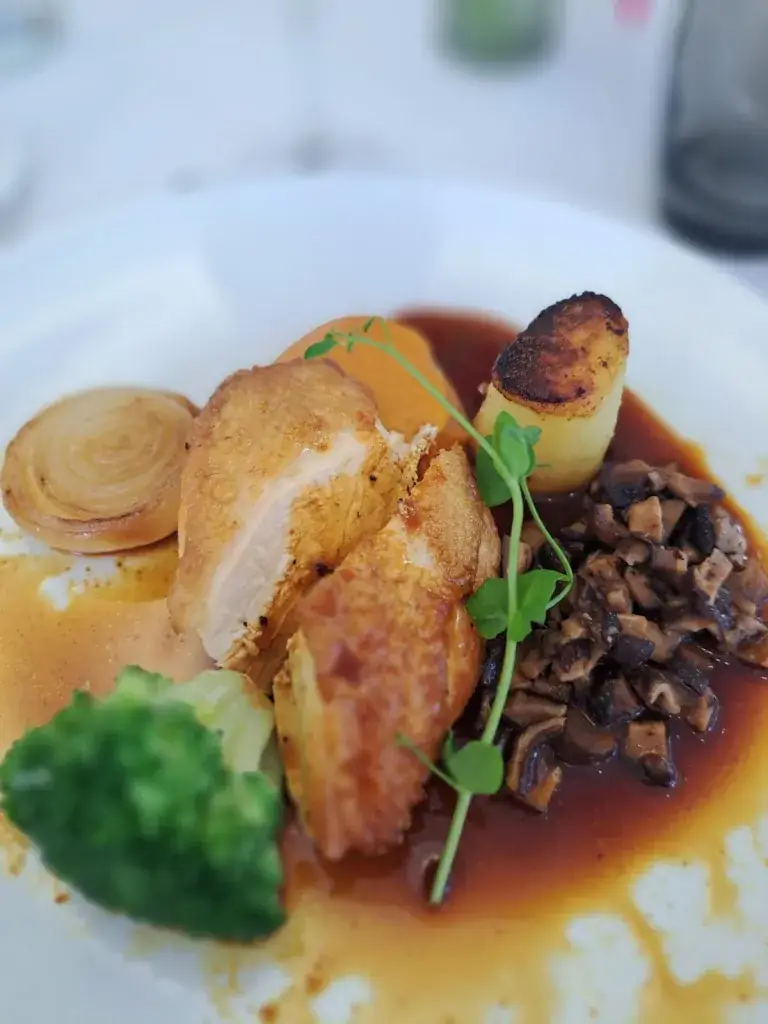 Sophie Vdb_LOGIS Le Privilège_Saint-Didier_review