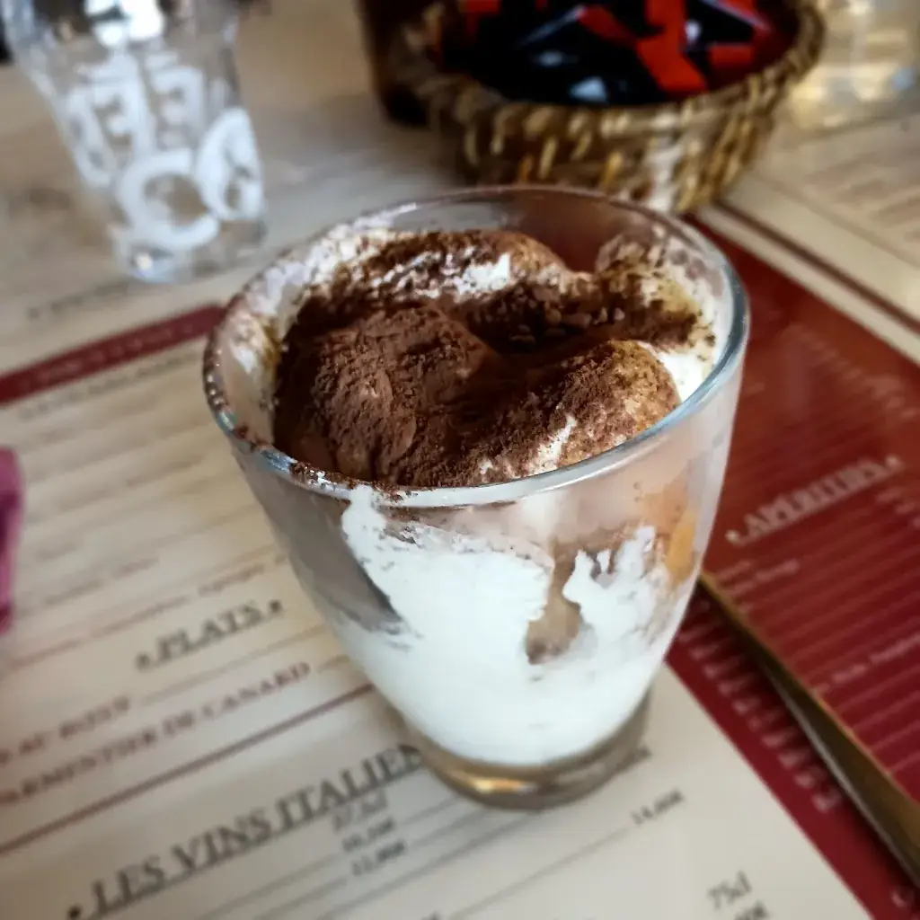 Warren Humphrey_La Scala_Carhaix-Plouguer_review