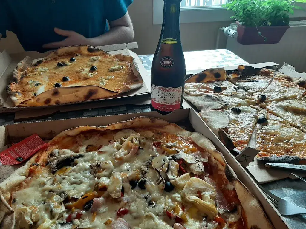 Le Kiosque à Pizzas_Carhaix-Plouguer_slider_image_2