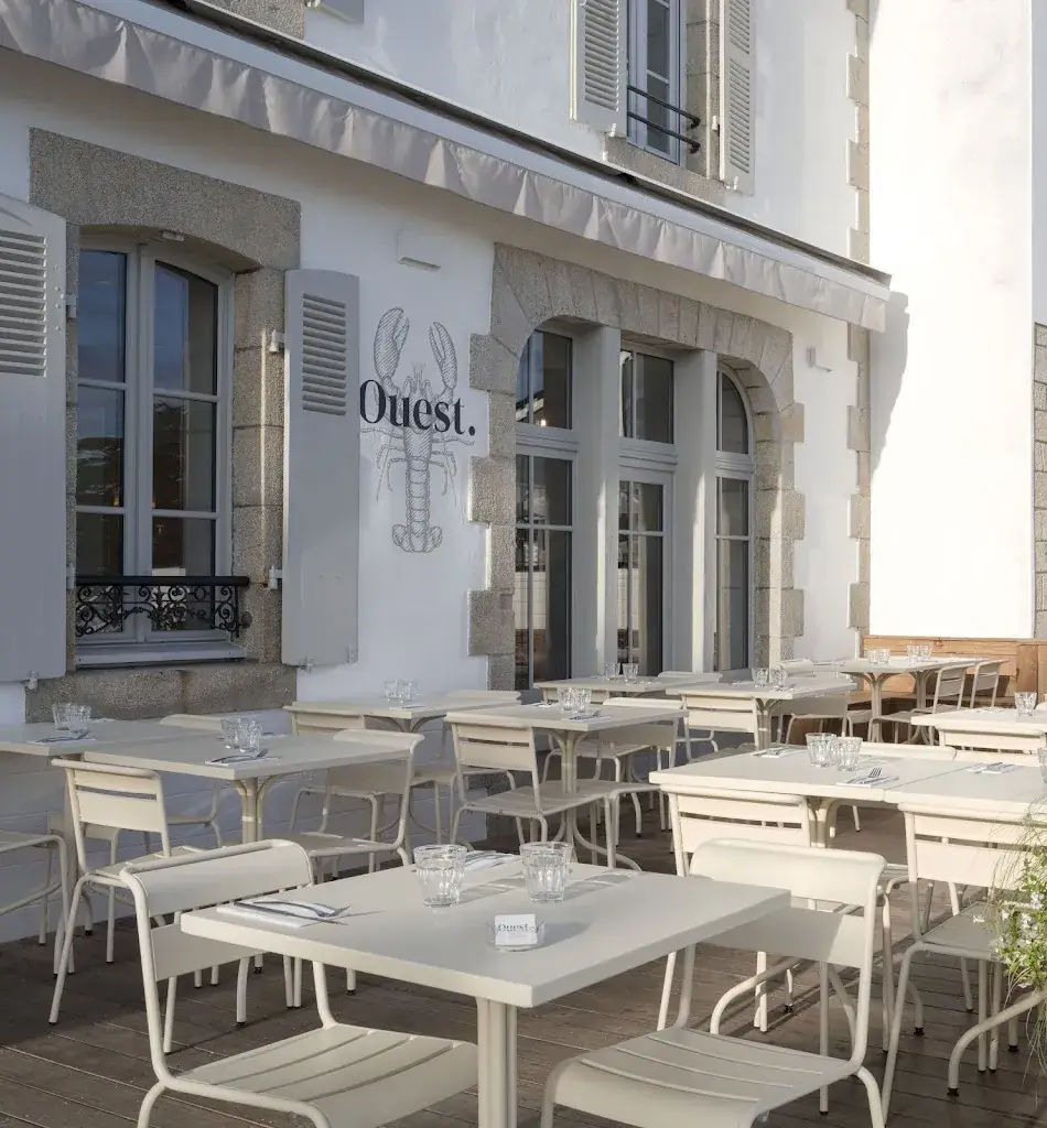 Ouest. restaurant in Combrit