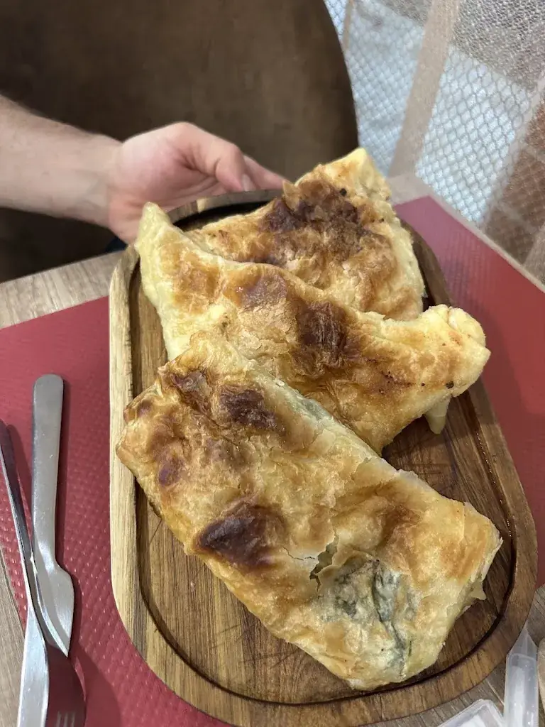 Emi ThoKra_Les Trois Frères_Balan_recensione