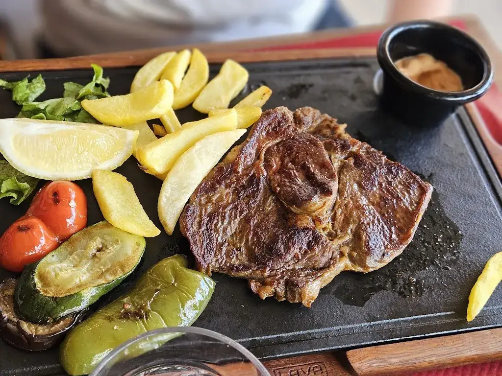 Les Trois Frères_Balan_slider_image_3