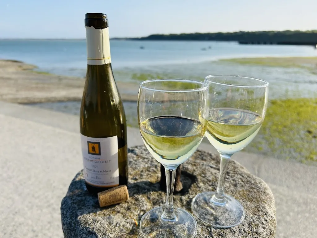 Le Phare_Cancale_slider_image_2