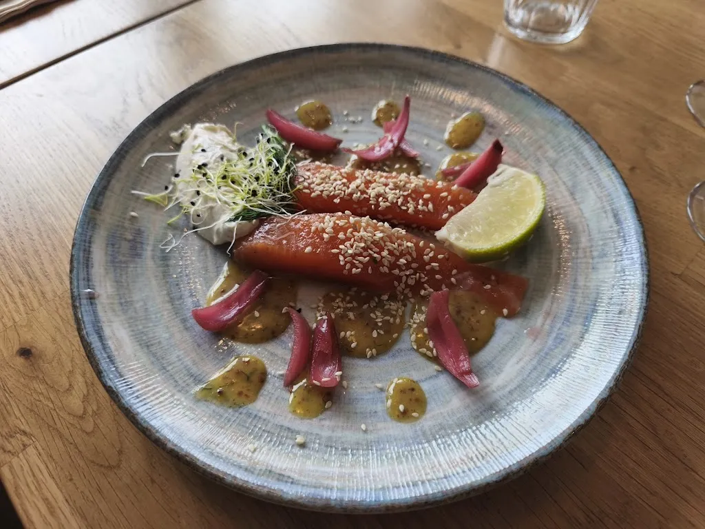 Le Phare_Cancale_slider_image_3