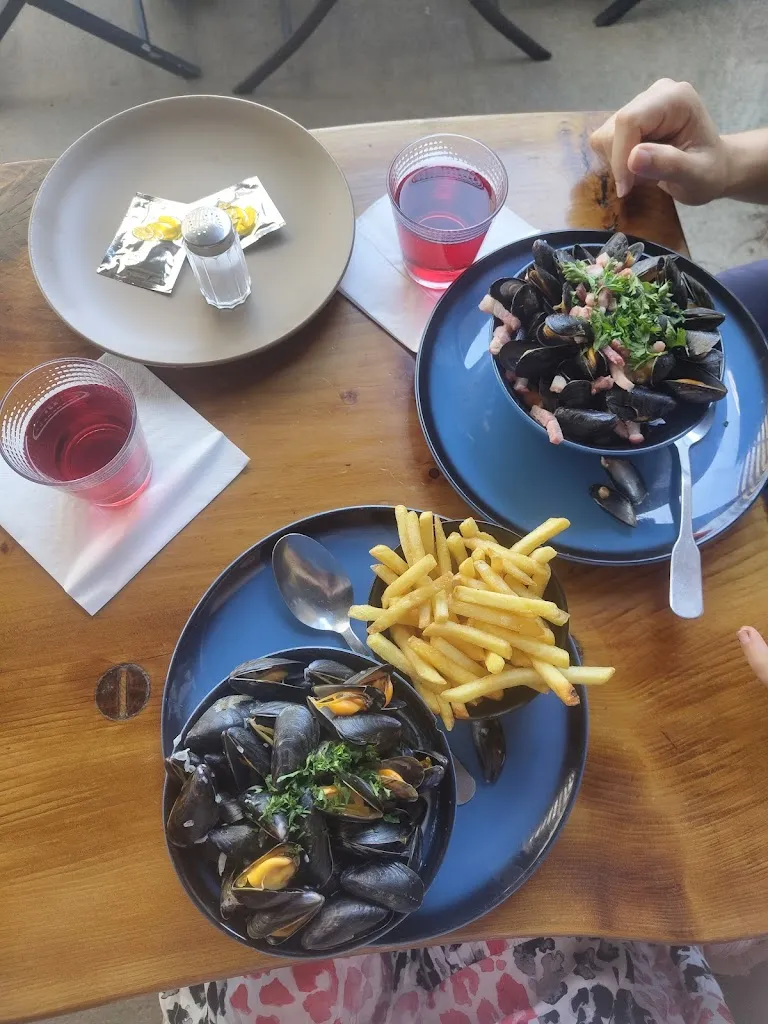 Brina Hren_Au Pied D Cheval_Cancale_review