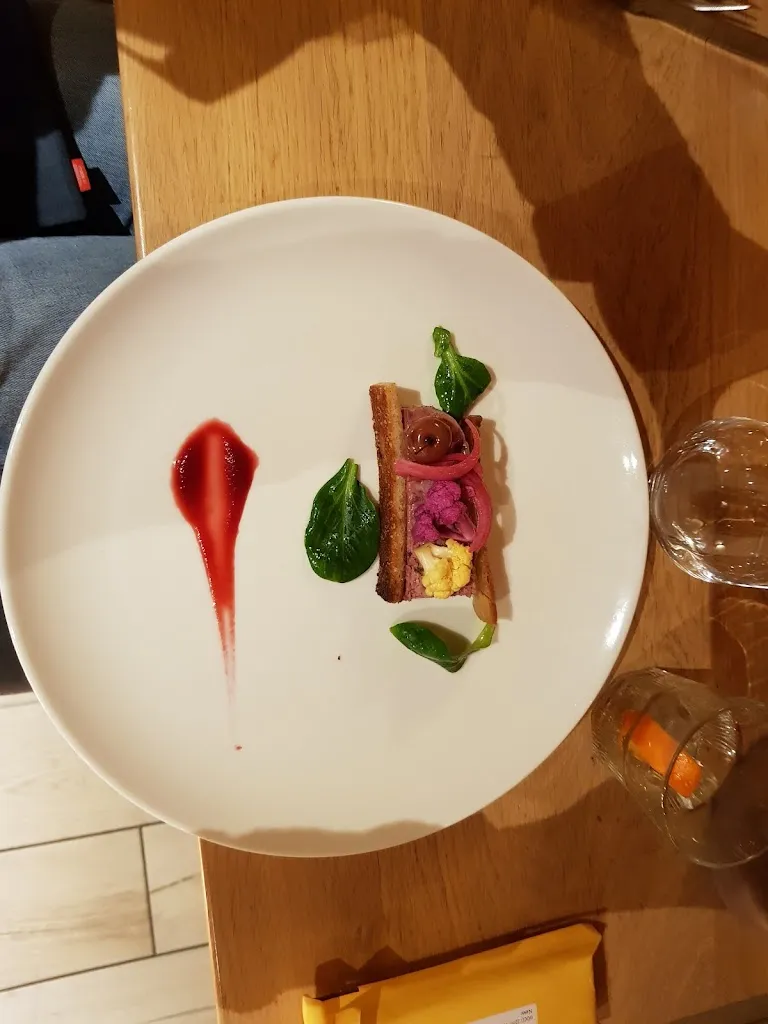 Carsten Hoffmann_L'atelier de Jacky_Chapelle-d'Abondance_review