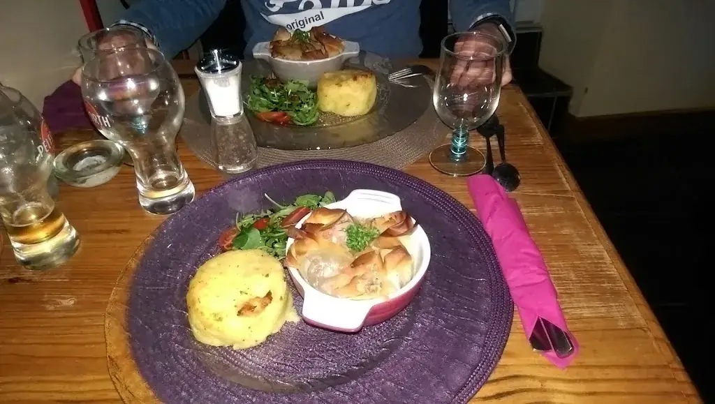 Tony Brown_La Clochette_Crédin_review