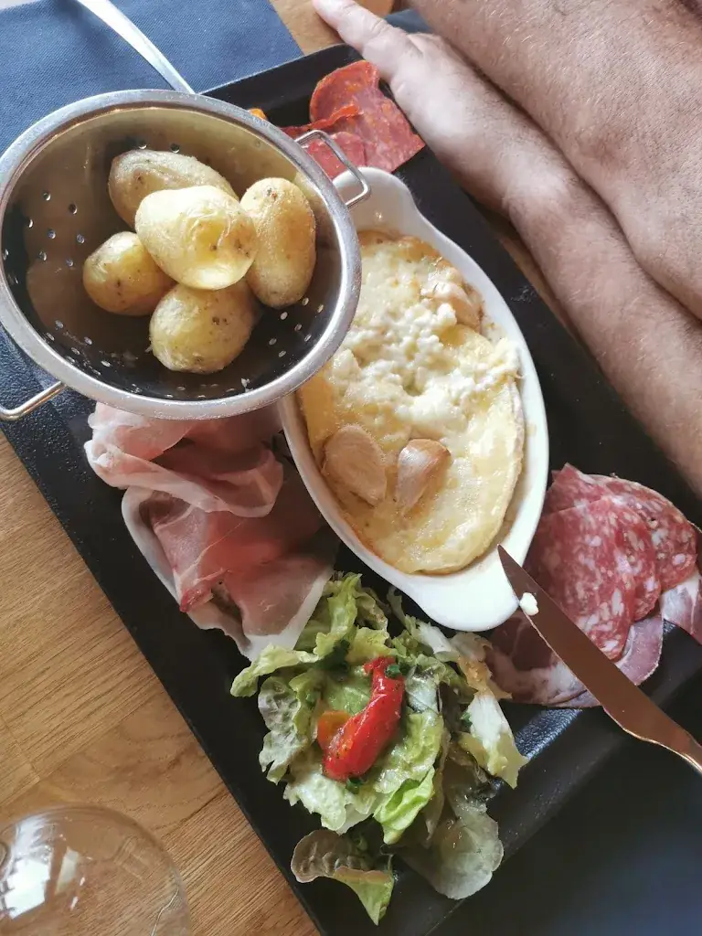 La Grange_Corseul_slider_image_2