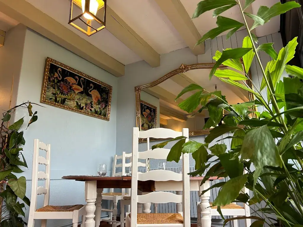 Auberge Du Coq Pérouges restaurant in Pérouges