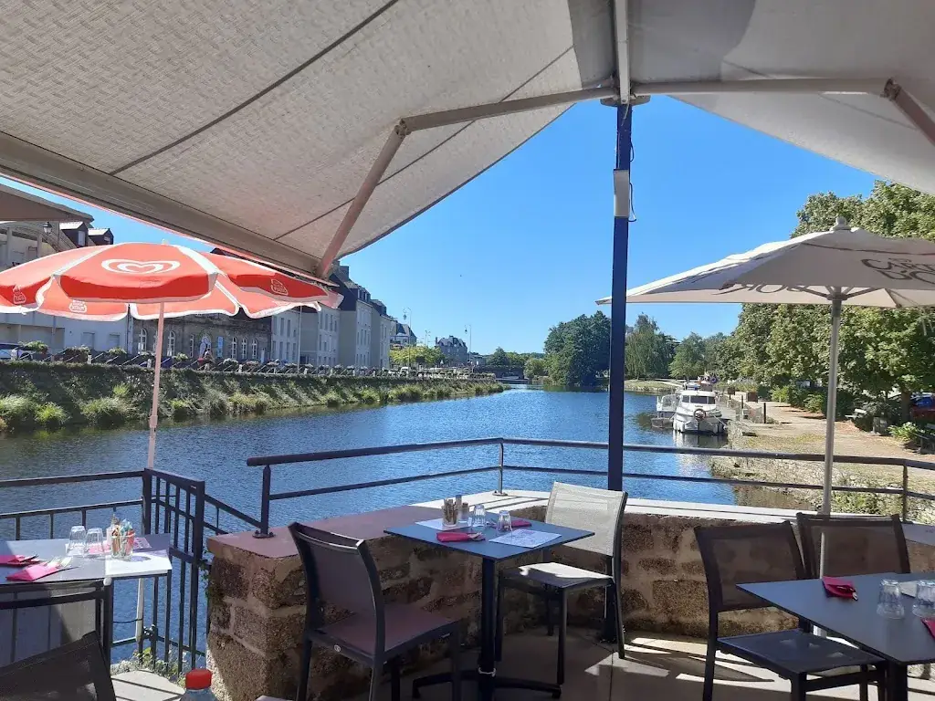 Auberge de l'île Restaurant in Pontivy