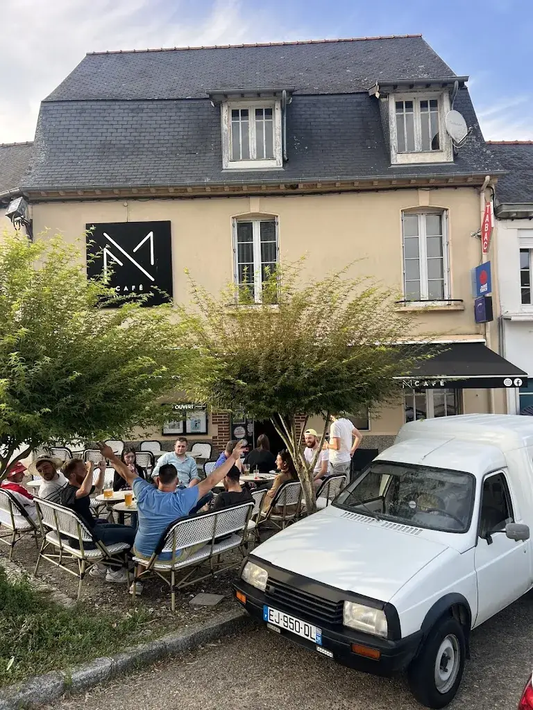 M Café Bar Tabac_Corps-Nuds_slider_image_2