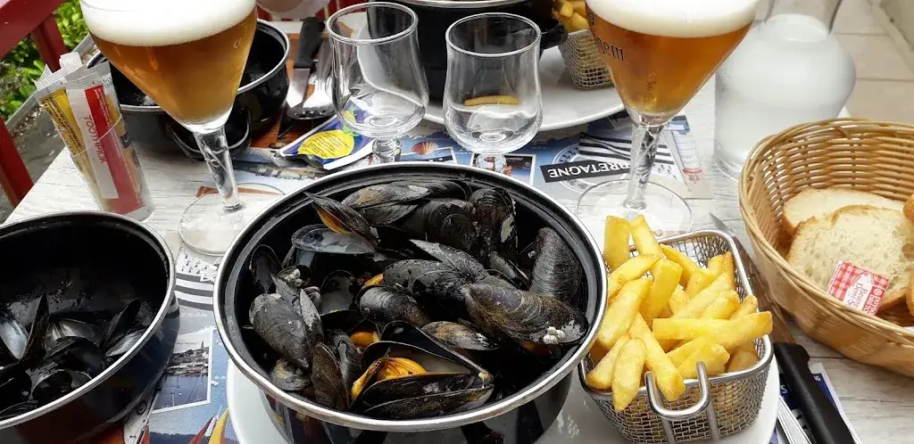 Menu_Restaurant du Vieux Château: Cuisine traditionnelle Moules frites en saison proche St-Jacut St-Cast Côtes-d'Armor Bretagne_Créhen_image_7