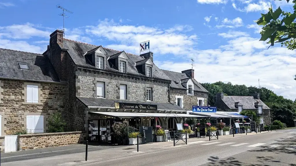 Steve Shupe_Restaurant du Vieux Château: Cuisine traditionnelle Moules frites en saison proche St-Jacut St-Cast Côtes-d'Armor Bretagne_Créhen_review