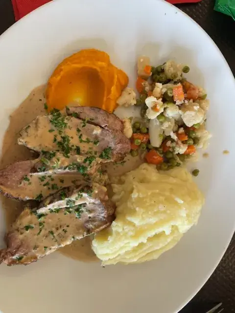 b Luxembour_Restaurant du Vieux Château: Cuisine traditionnelle Moules frites en saison proche St-Jacut St-Cast Côtes-d'Armor Bretagne_Créhen_review